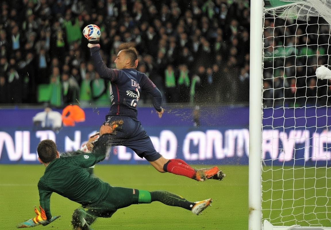 巴黎圣日耳曼VS马德里竞技：欧冠对决经典回顾与未来展望(图3)